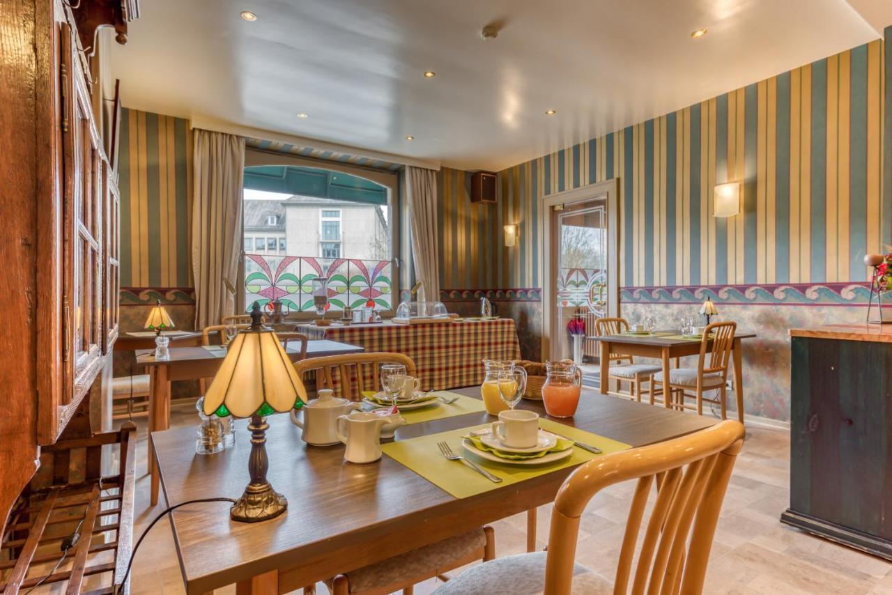 Hotel Le Cor De Chasse サン・テュベール エクステリア 写真