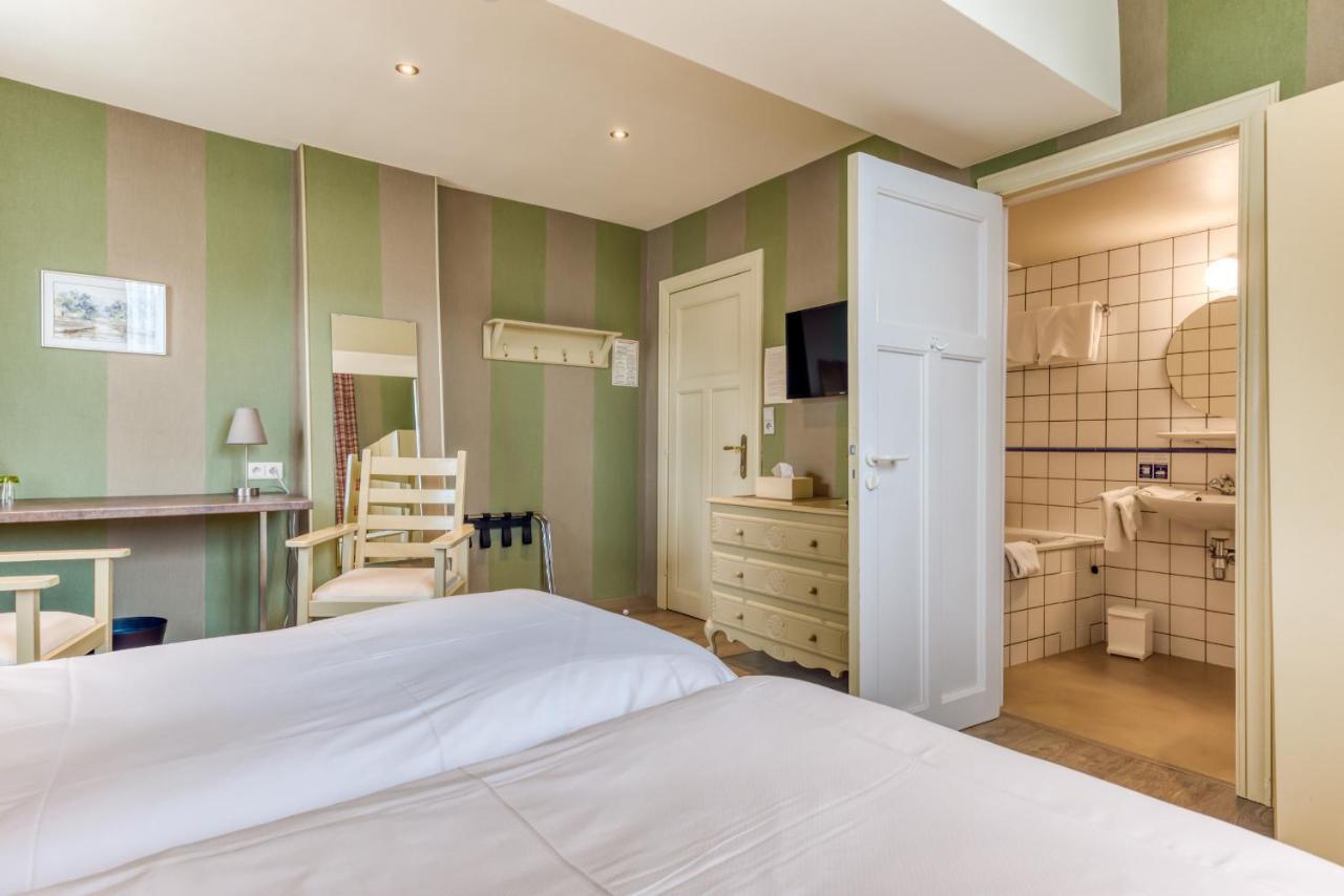Hotel Le Cor De Chasse サン・テュベール エクステリア 写真