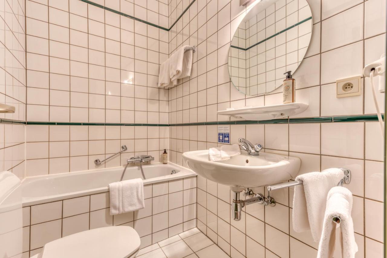 Hotel Le Cor De Chasse サン・テュベール エクステリア 写真