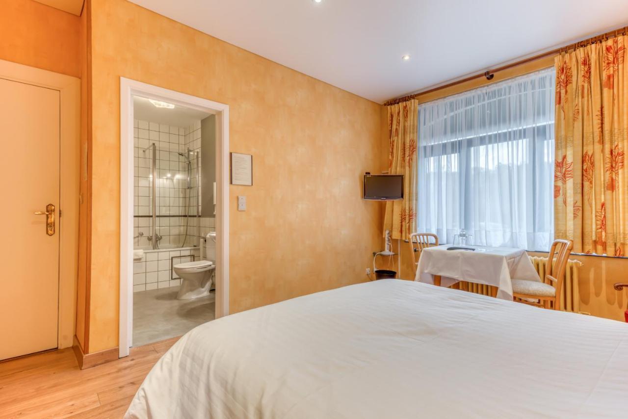 Hotel Le Cor De Chasse サン・テュベール エクステリア 写真