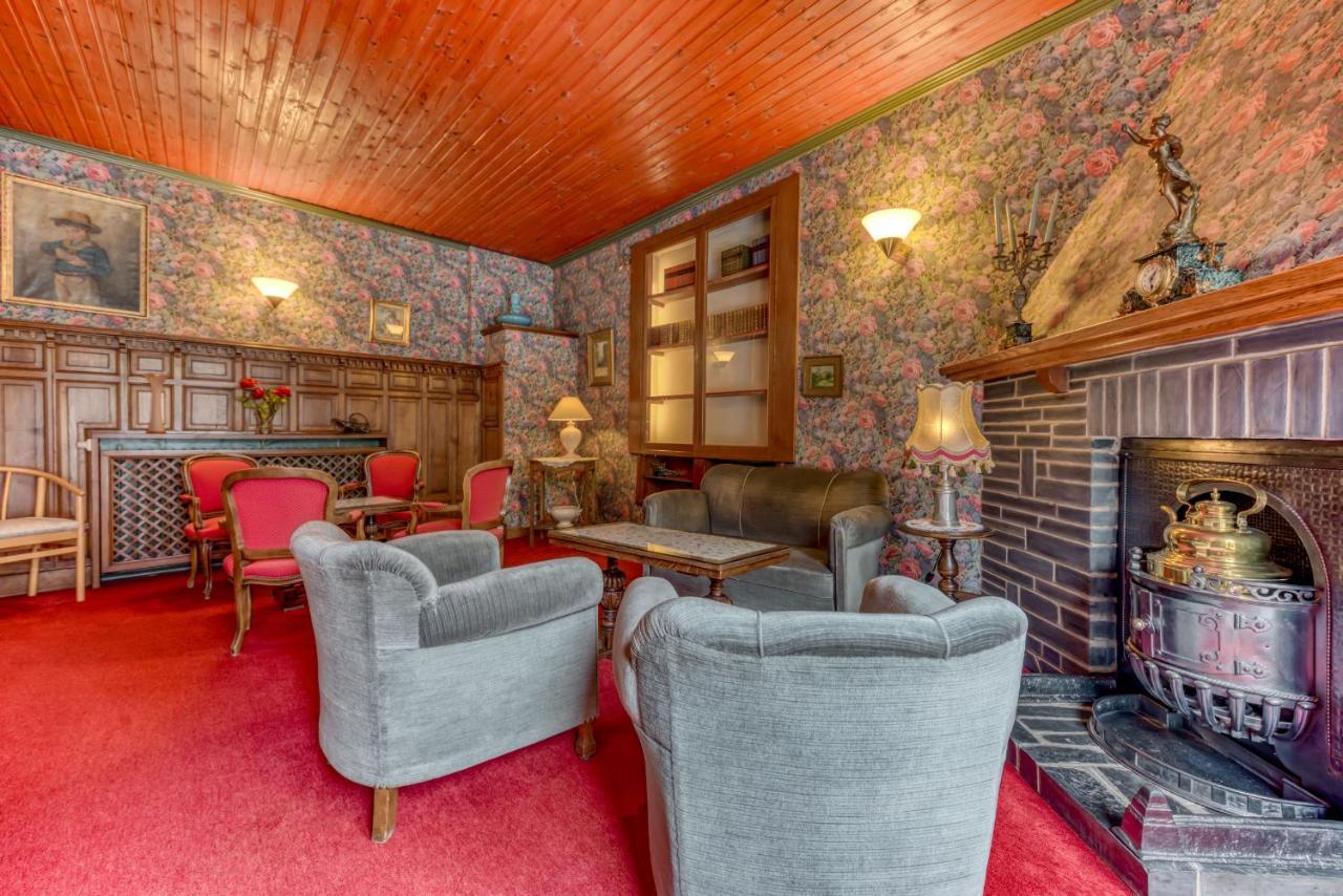 Hotel Le Cor De Chasse サン・テュベール エクステリア 写真