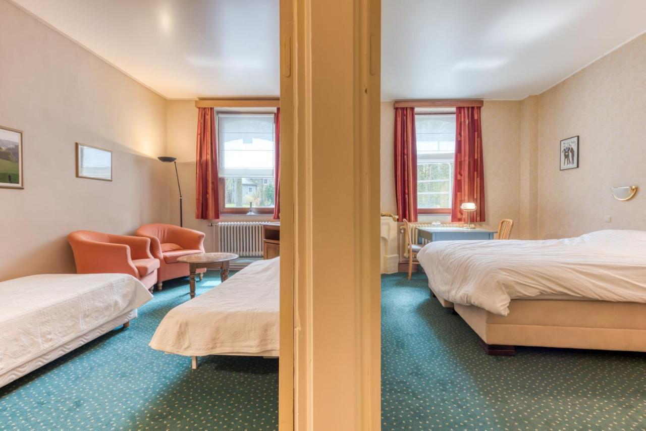 Hotel Le Cor De Chasse サン・テュベール エクステリア 写真