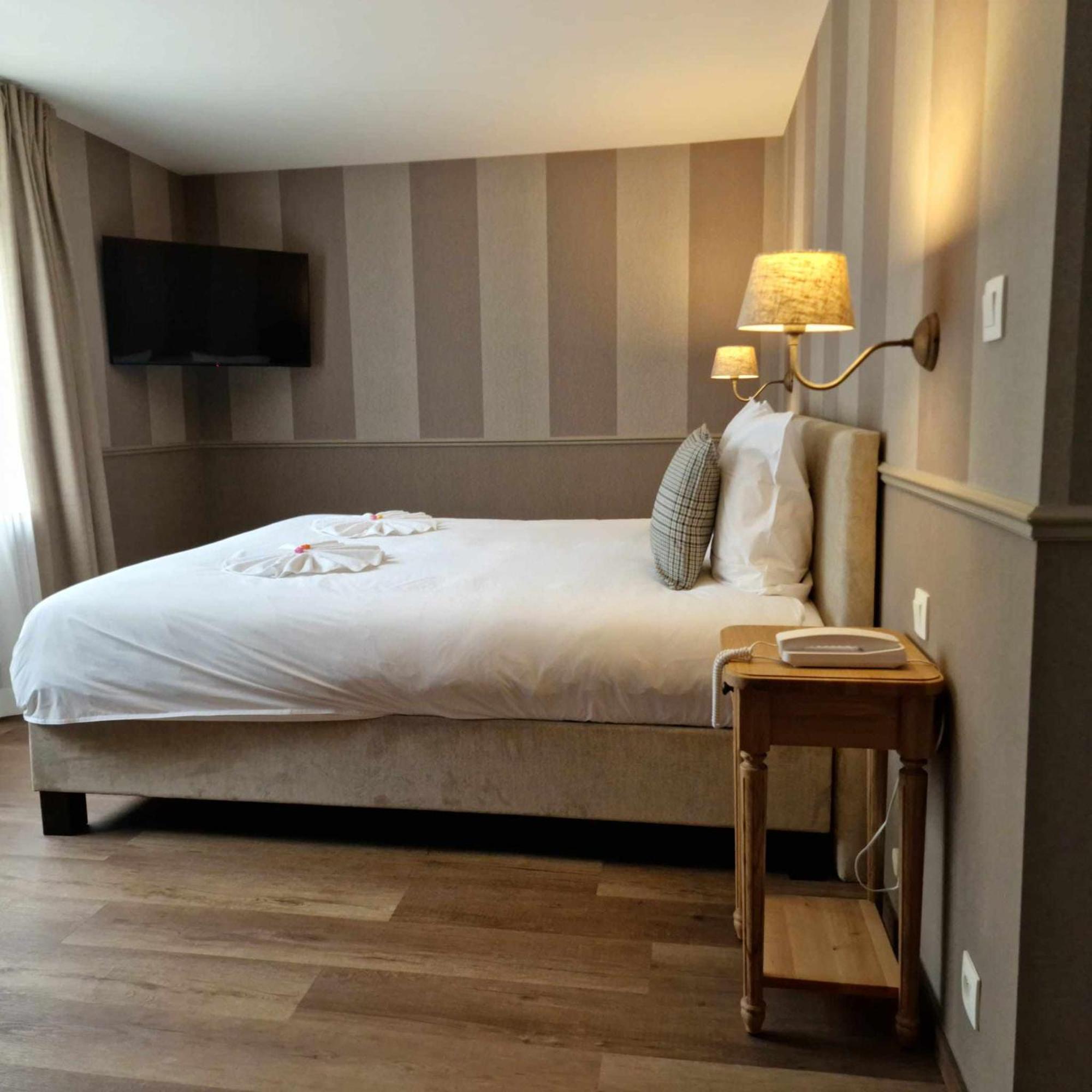 Hotel Le Cor De Chasse サン・テュベール エクステリア 写真